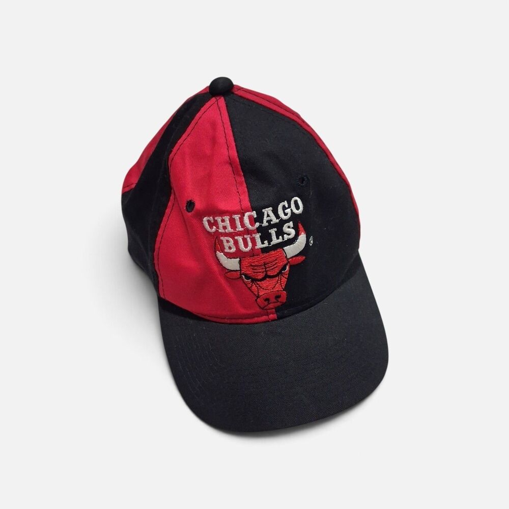 Vintage 1990s Chicago Bulls “Pin Wheel” Red Black G Cap SnapBack Hat